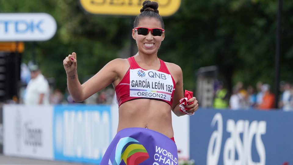 Perulu atlet Kimberly Garcia yürüyüşte dünya rekoru kırdı